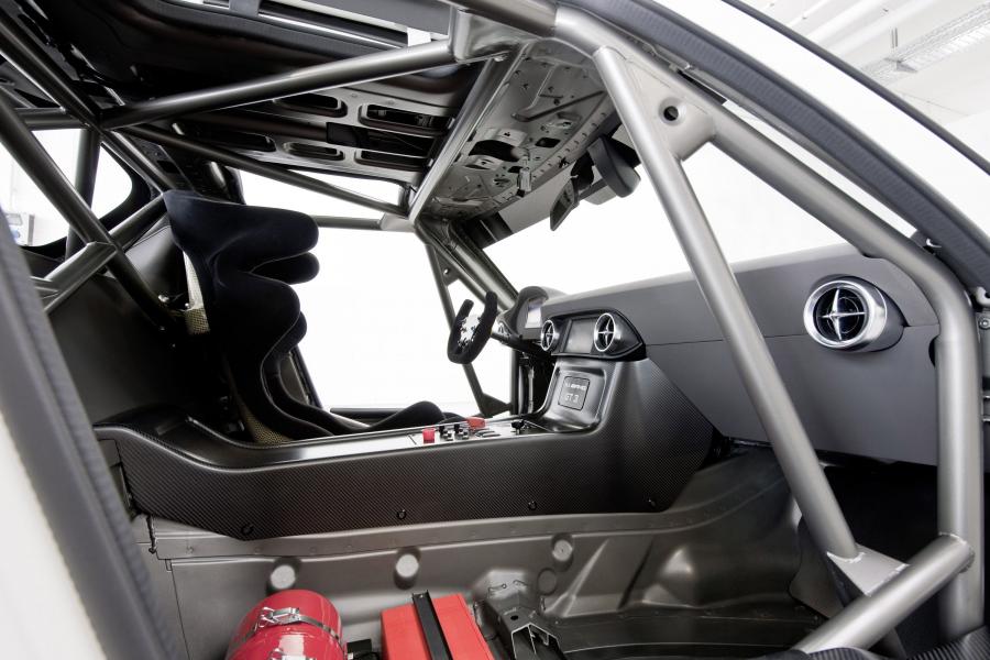  Mercedes-Benz SLS AMG GT3 2010 года  (фото 5 из 47)